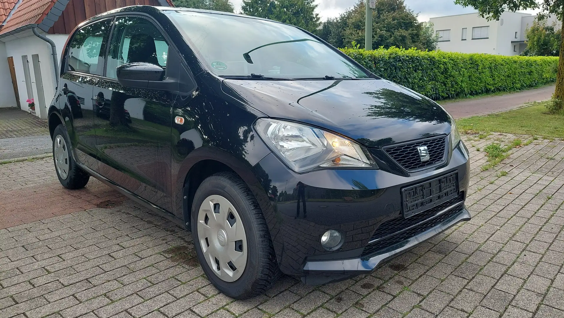 SEAT Mii 1.0 Chic 1.Hand -SHZ-PDC-BT-Allwetter-TOP! Noir - 1