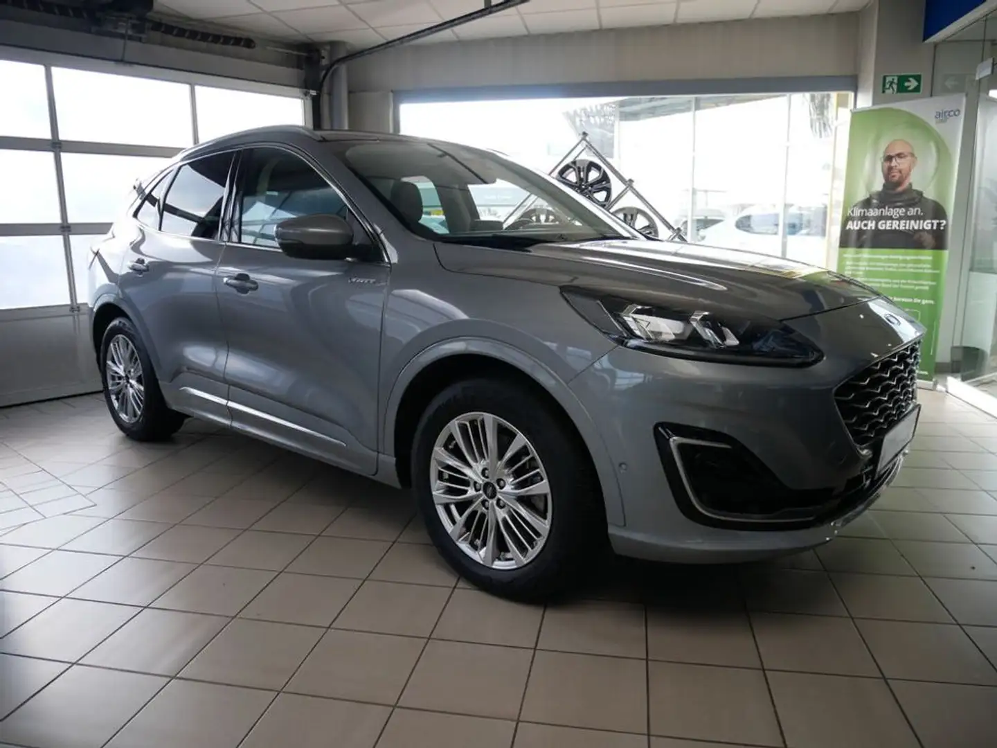 Ford Kuga Vignale Plug-In Hybrid Silber - 2