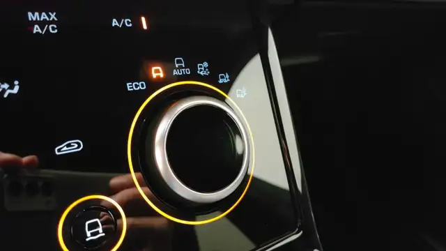 Land Rover Range Rover Evoque view 14