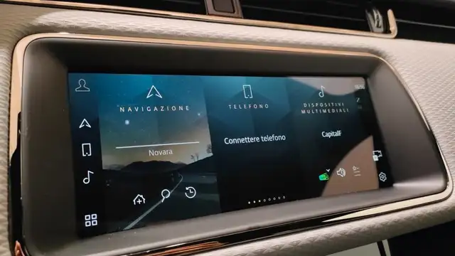 Land Rover Range Rover Evoque view 11