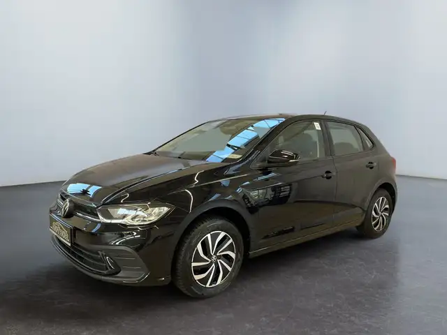 Volkswagen Polo view 2