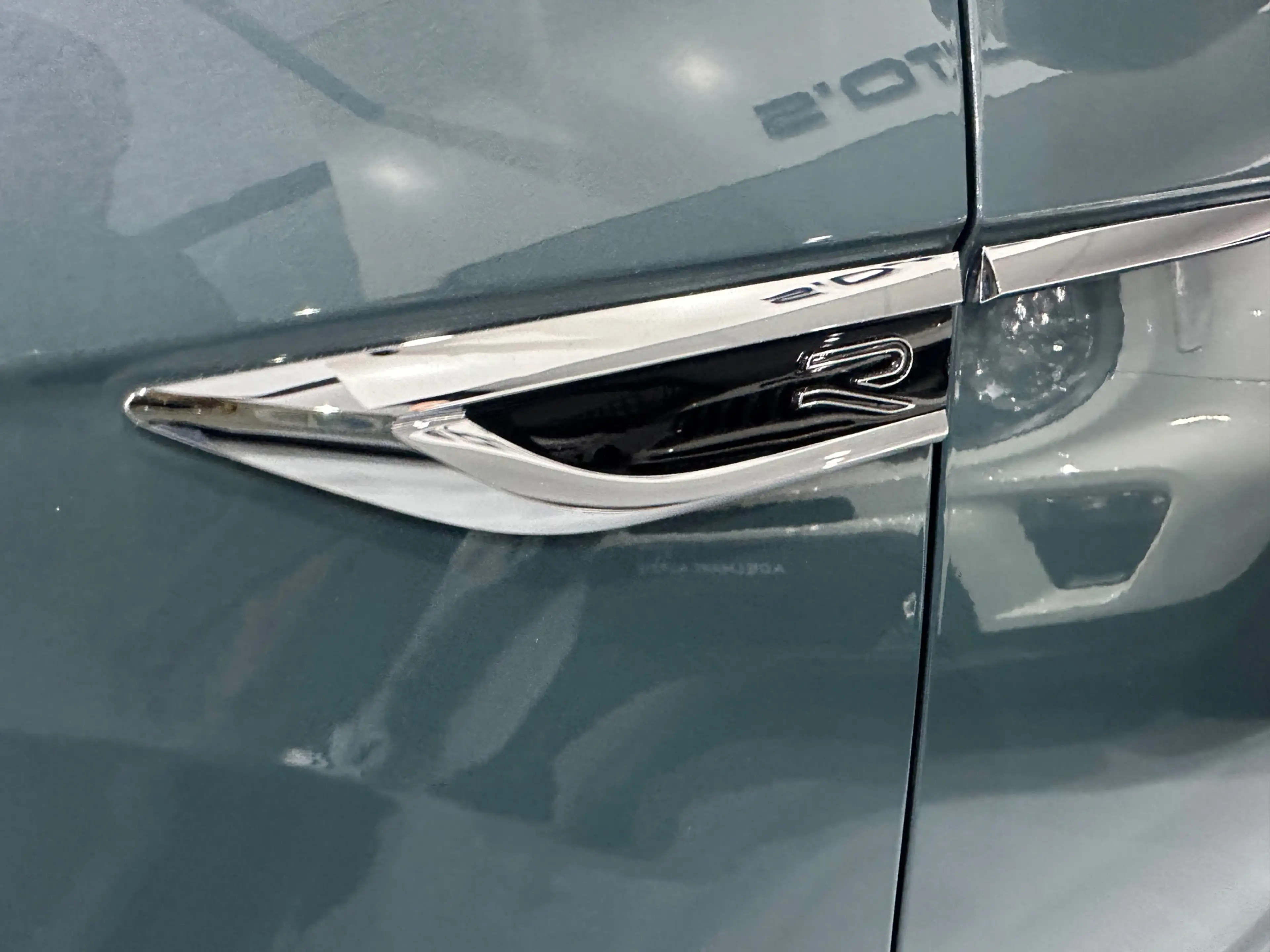 BYD Seal U 1.5 T DM-i AWD Design 325 PK / Panorama / Lederen — photo 39