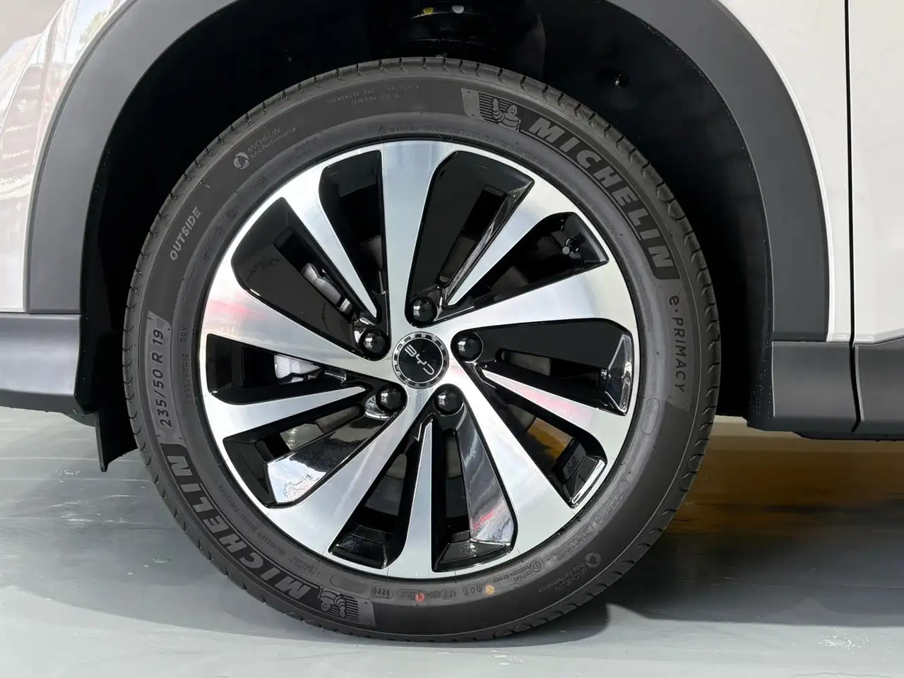 BYD Seal U 1.5 T DM-i AWD Design 325 PK / Panorama / Lederen, миниатюра 7