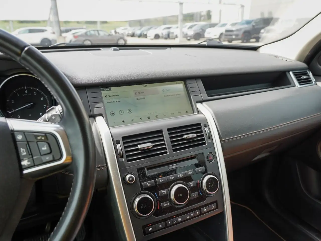 Land Rover Discovery Sport photo Land Rover Discovery Sport