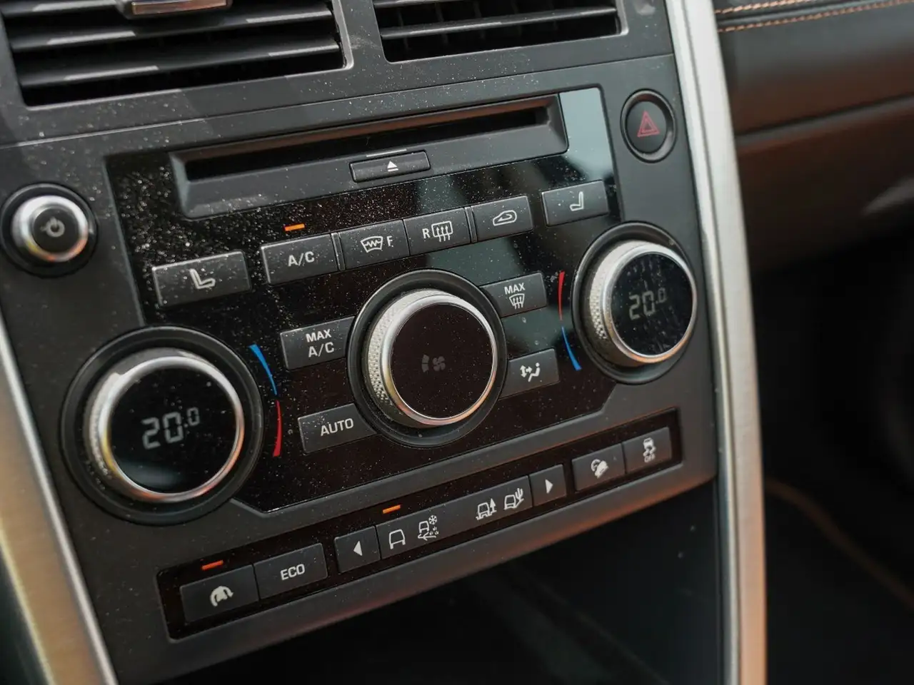 Land Rover Discovery Sport photo Land Rover Discovery Sport