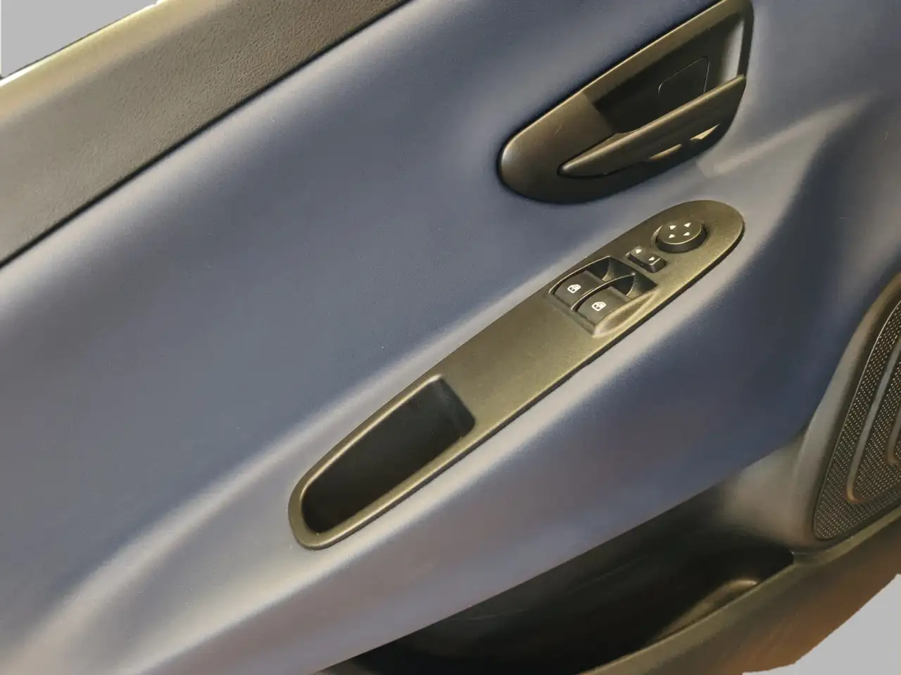 Lancia Ypsilon 2024 — фото 13