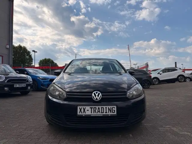 Volkswagen Golf view 2