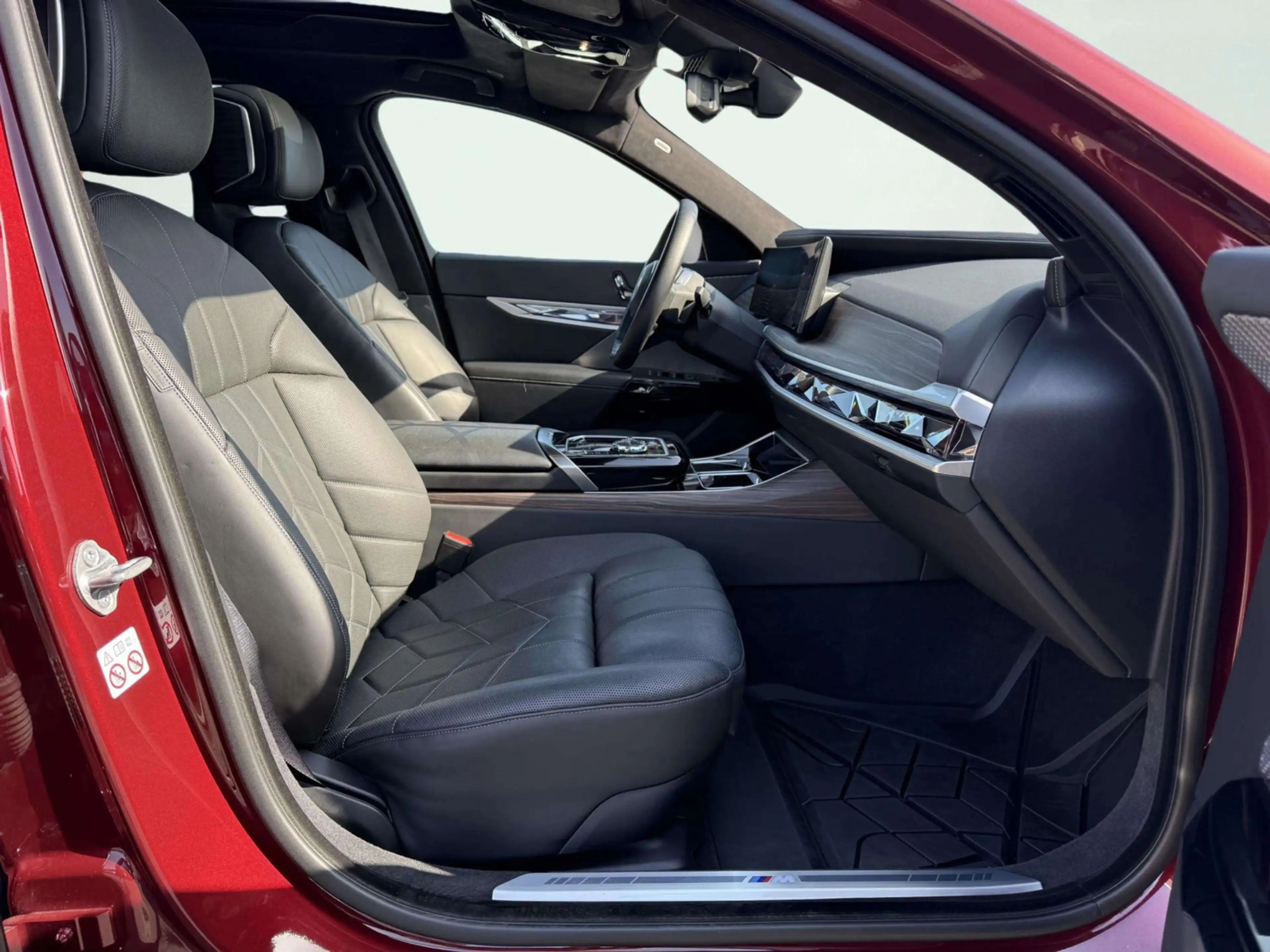 BMW i7 XDrive60 106 kWh | Theatre screen | Executive Loun — photo 15