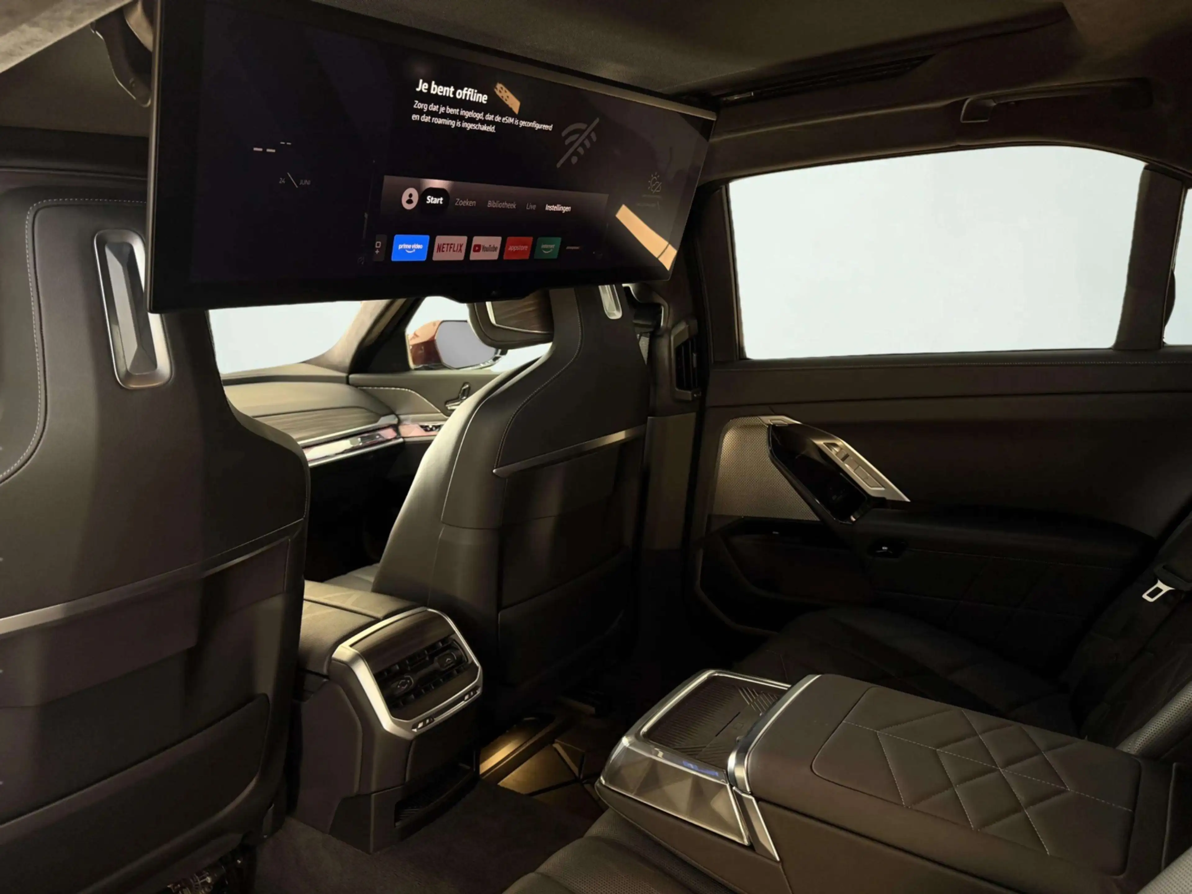 BMW i7 XDrive60 106 kWh | Theatre screen | Executive Loun — photo 6