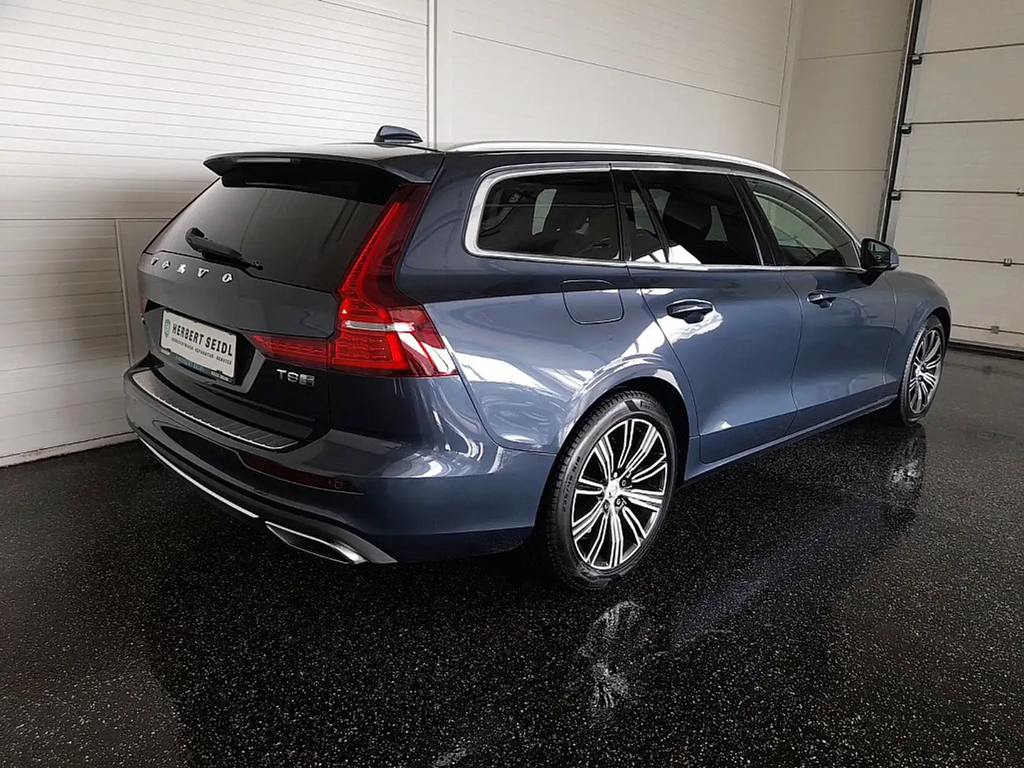 Volvo V60 T8 INSCRIPTION PHEV 4x4 Aut. *VOLL LED / NAVI /... Grau - 2