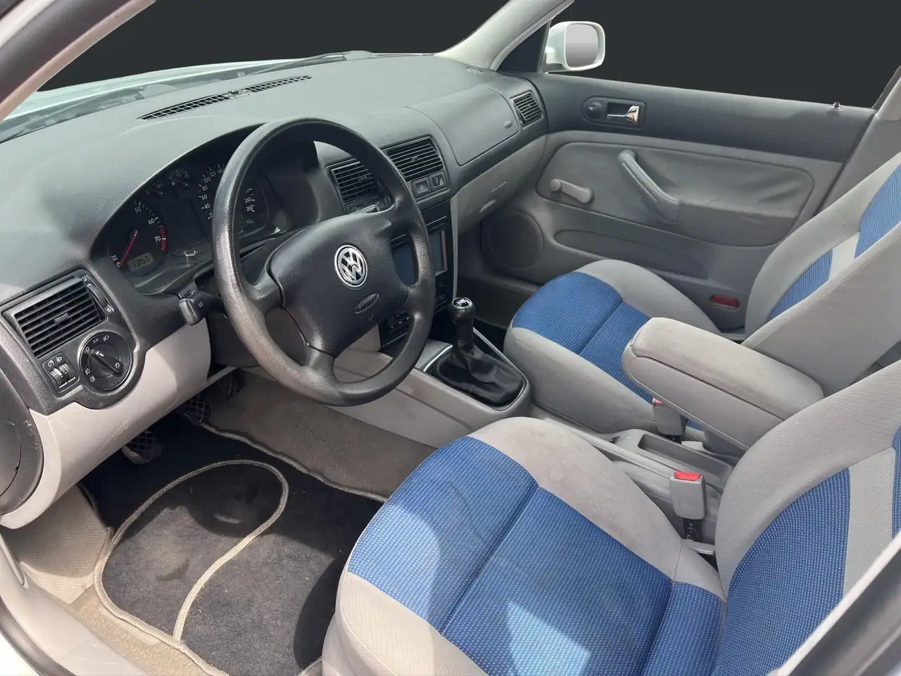 Volkswagen Golf 1.6 16V Edition*Sitzh.*Ahk*, foto 10