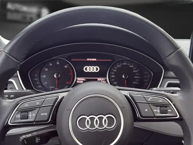 Audi A4 view 11