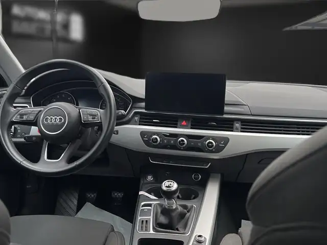 Audi A4 view 12