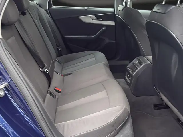 Audi A4 view 15