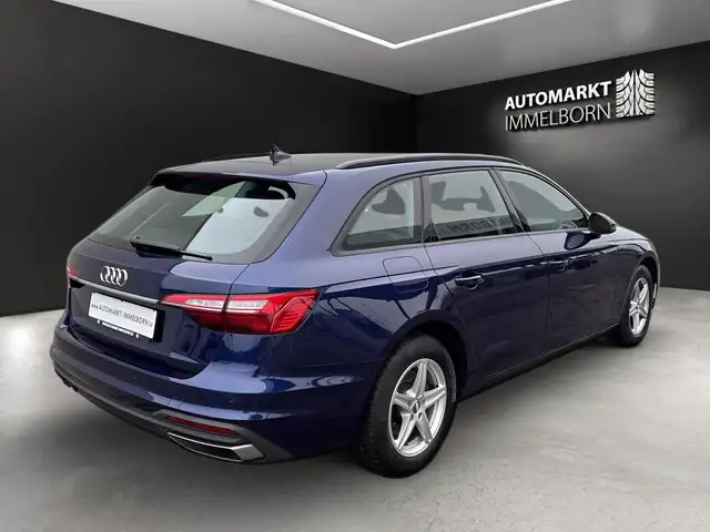 Audi A4 view 6