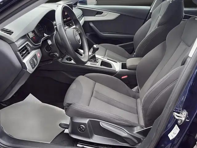 Audi A4 view 8