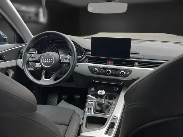 Audi A4 view 13