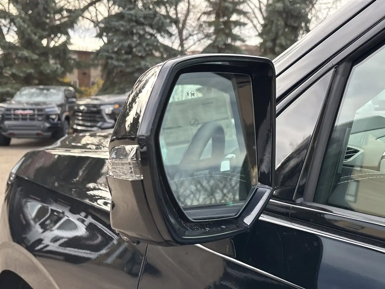 Cadillac Escalade снимка Cadillac Escalade
