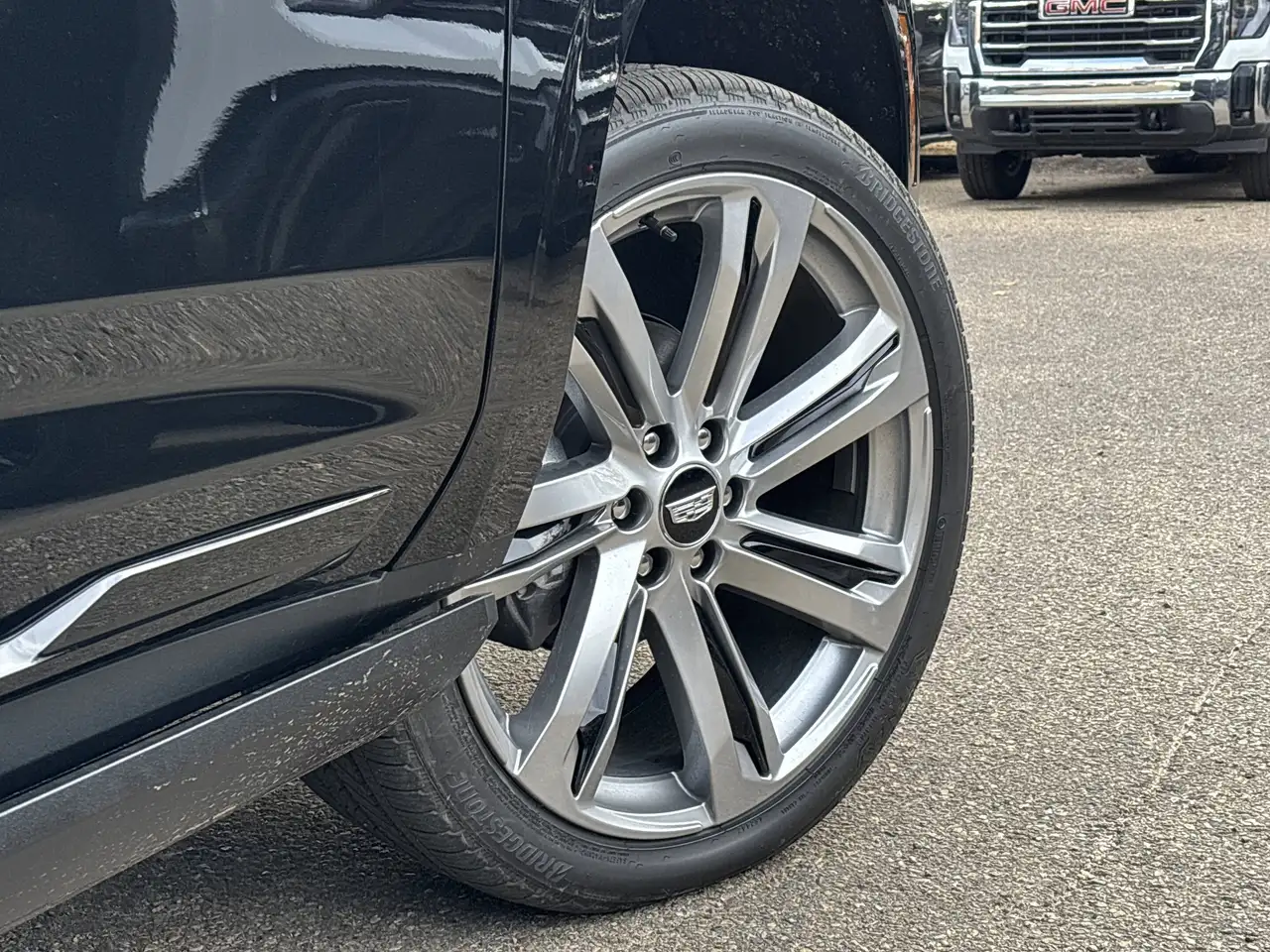 Cadillac Escalade снимка Cadillac Escalade