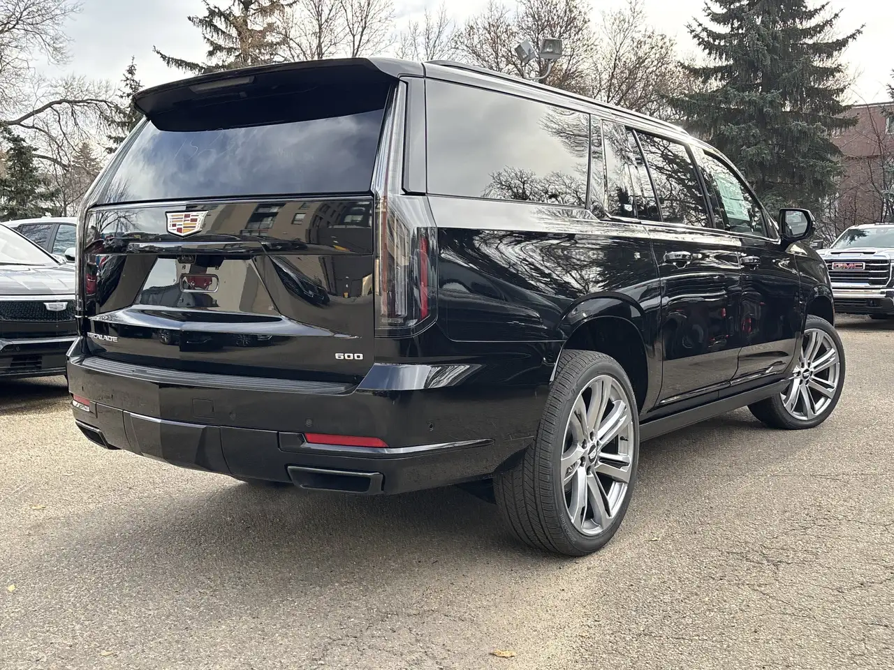 Cadillac Escalade снимка Cadillac Escalade