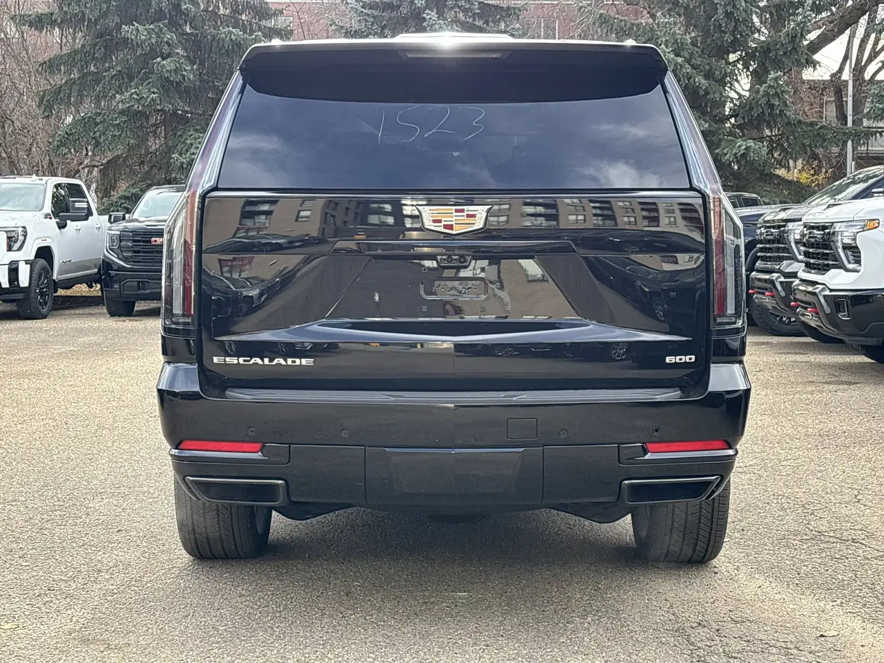 Cadillac Escalade снимка Cadillac Escalade
