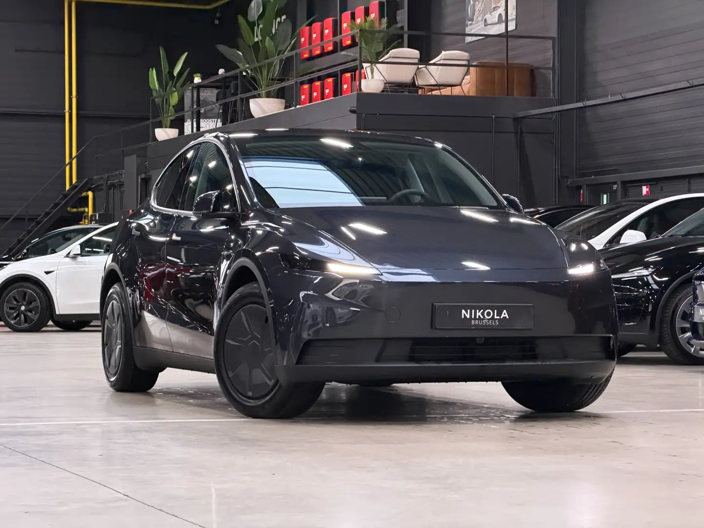 Tesla Model Y STANDARD RWD JUNIPER - LOW KM - AP - STEALTH GREY Gris - 1