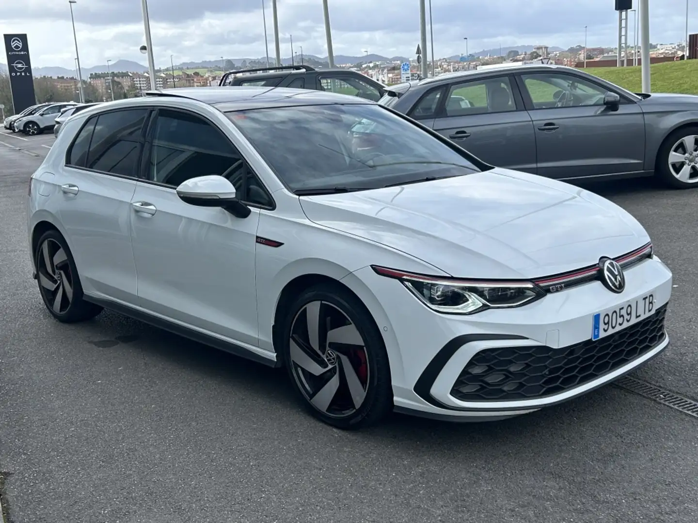 Volkswagen Golf GTI 2.0 TSI 180kW Weiß - 2