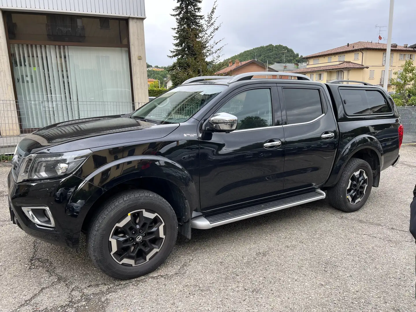 Nissan Navara Navara 2.3 dci d.cab 4wd 190cv my19 - 30000 km - Nero - 2