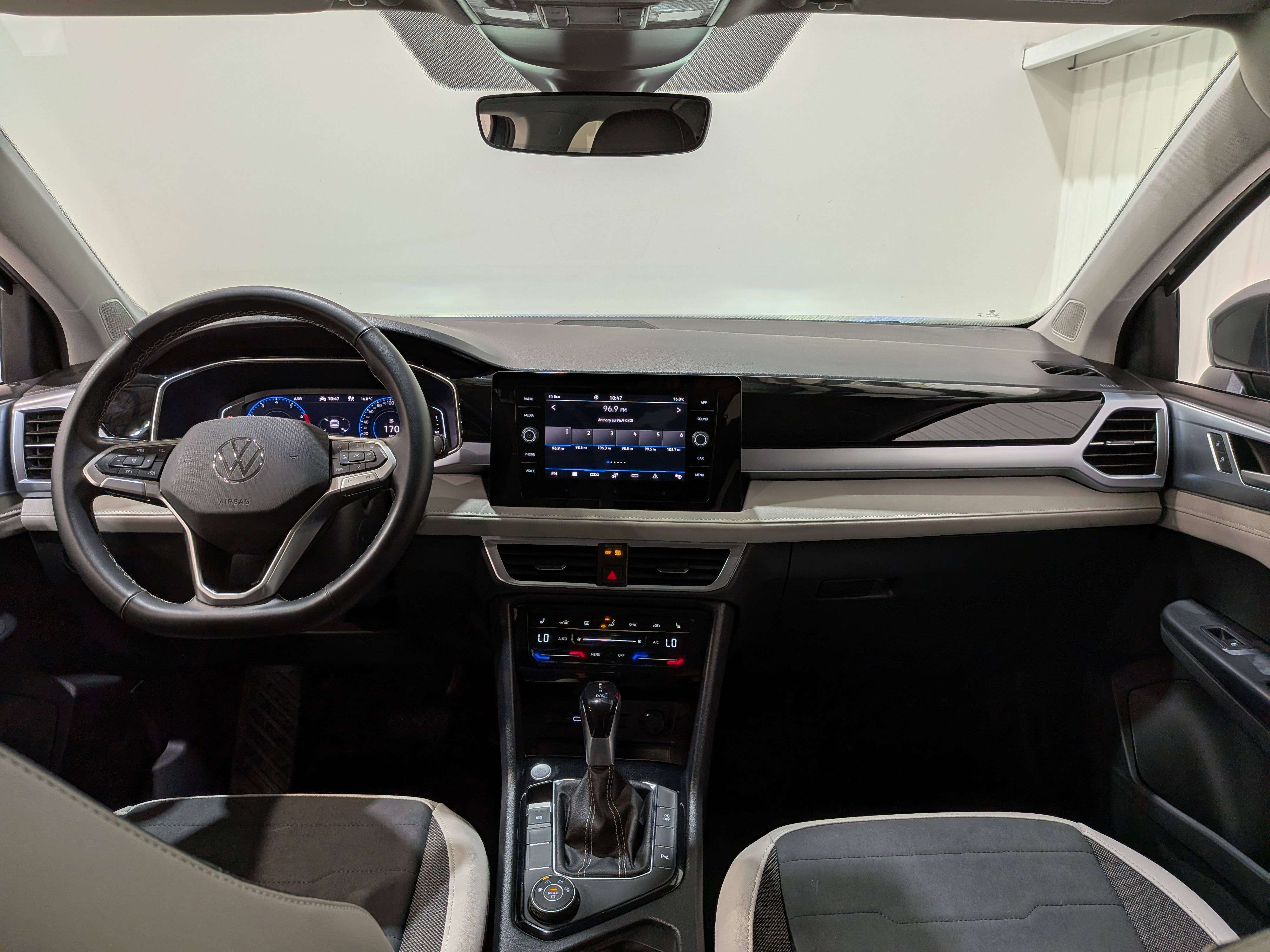 Volkswagen Taos 2025
