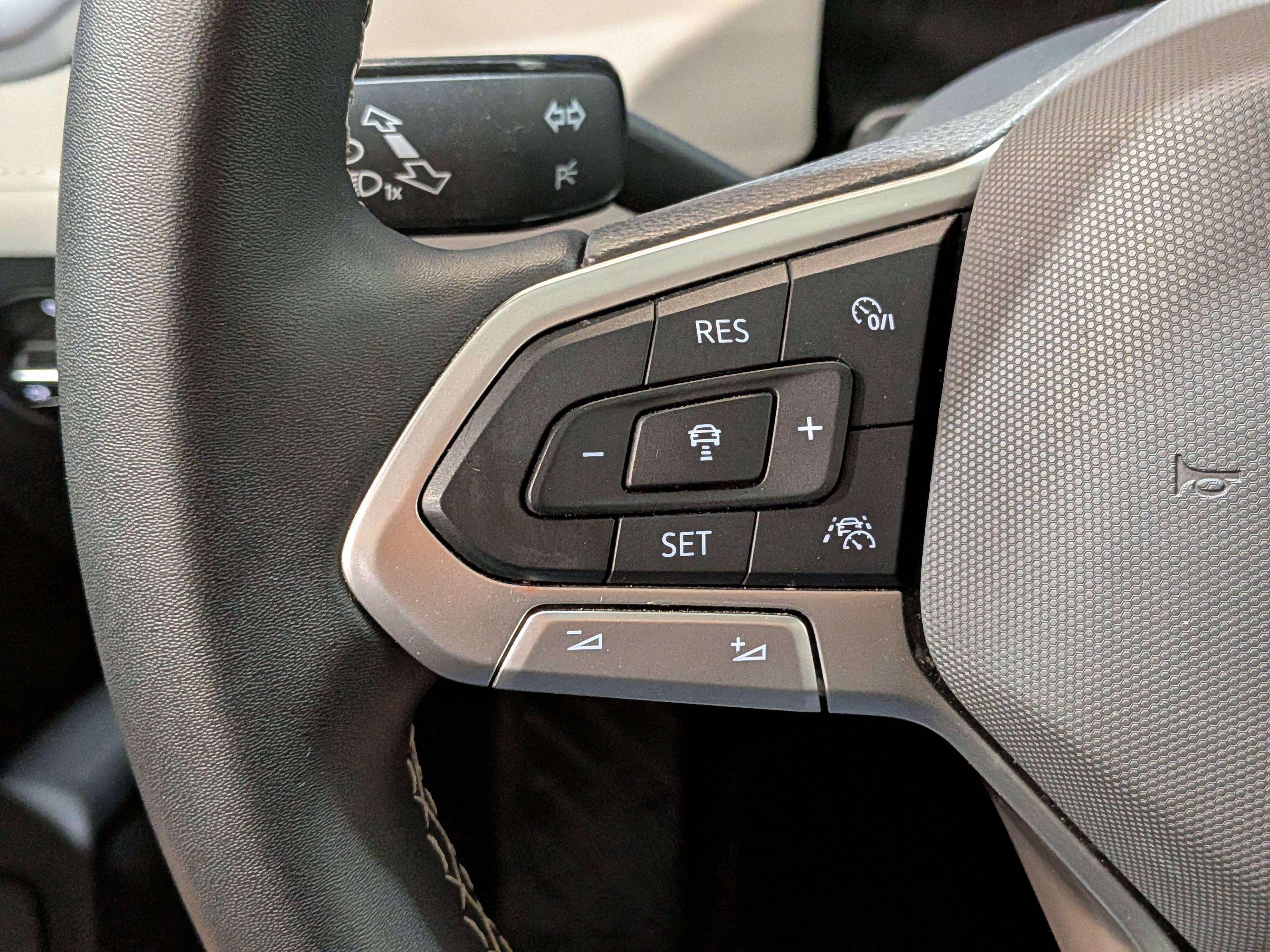Volkswagen Taos 2025