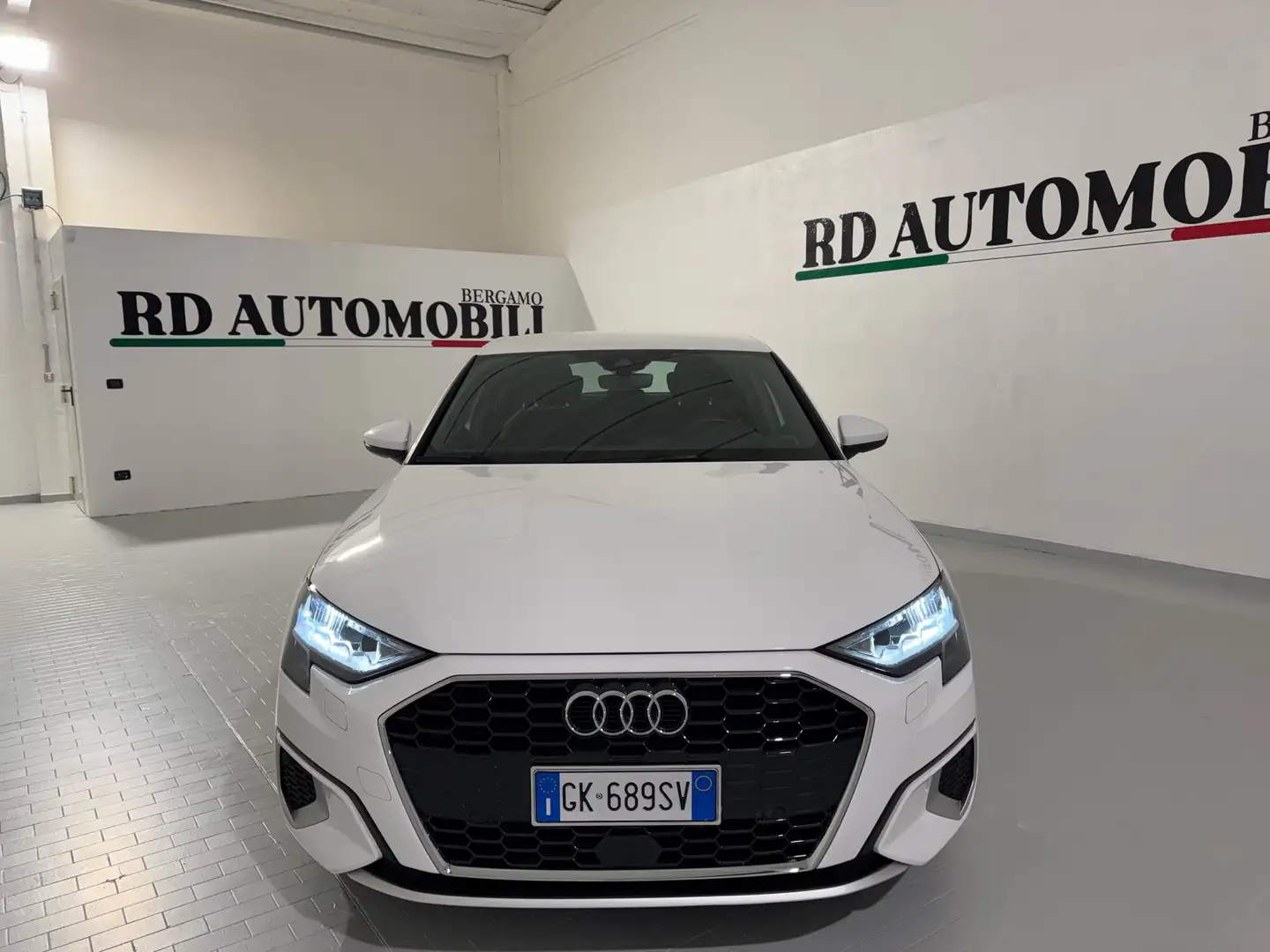 Audi A3 Sportbak IVA ESPOSTA AVENTE 43.000 KM Blanc - 2