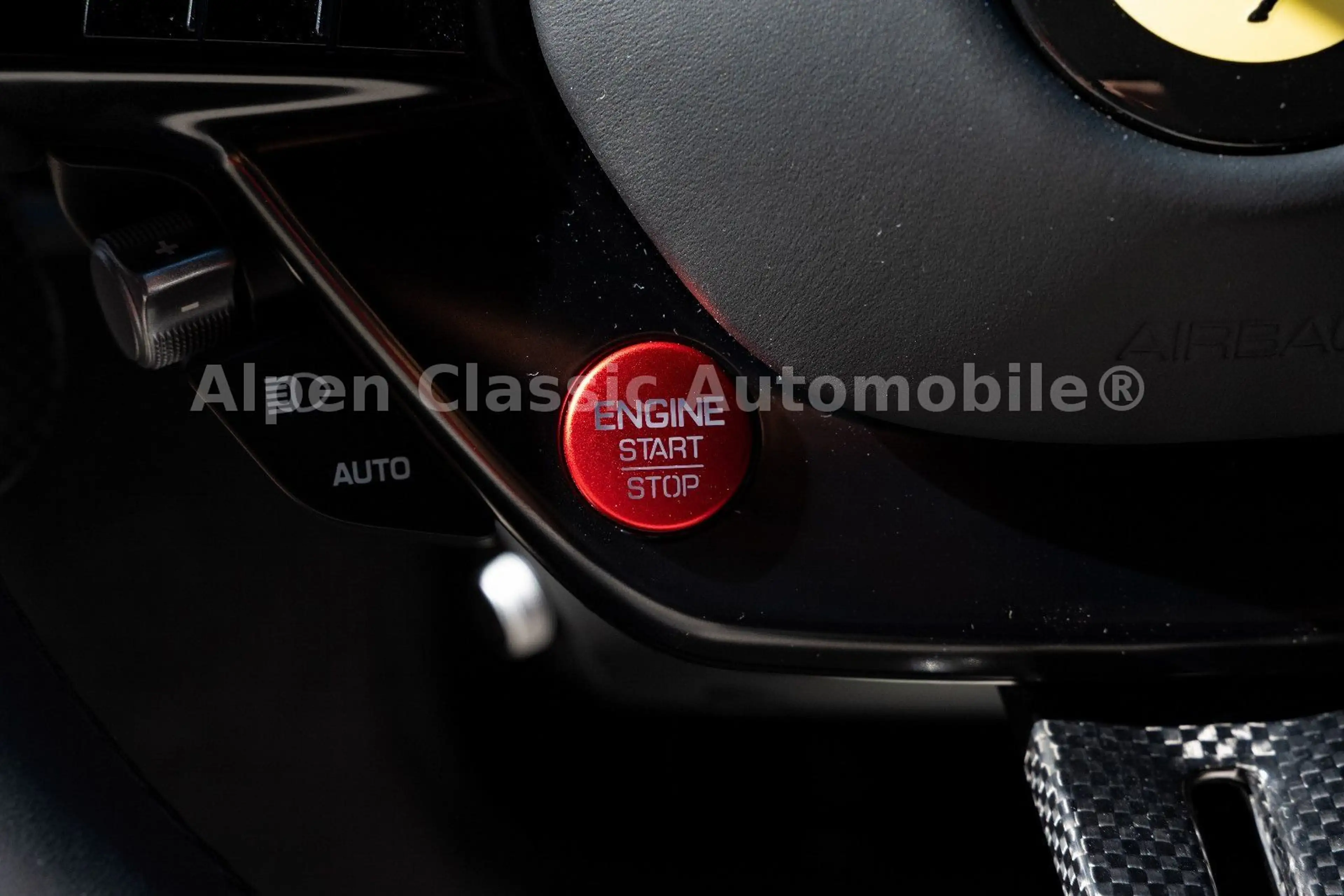 Ferrari Amalfi Carbon, Passenger Display, 360 Grad — photo 10
