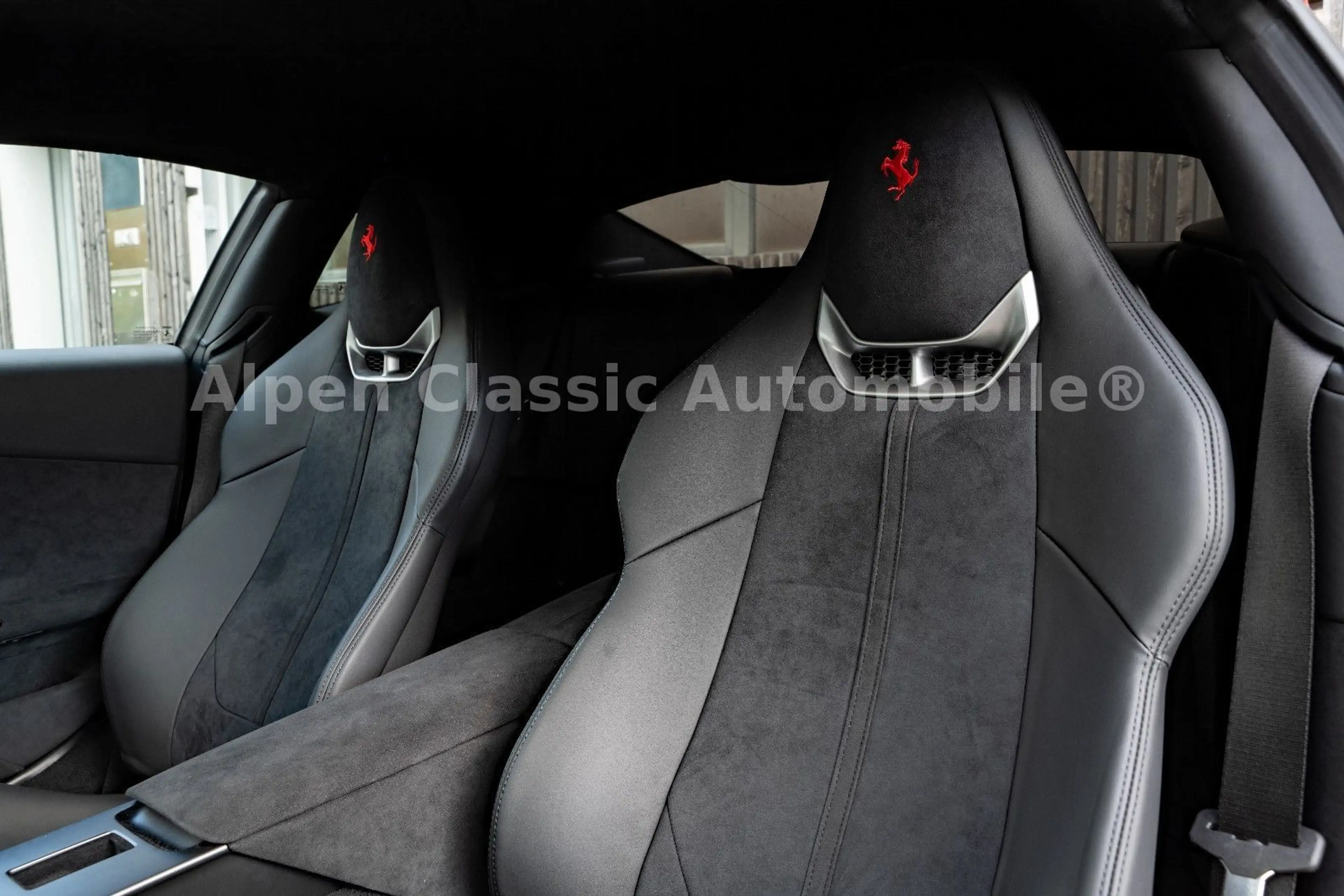 Ferrari Amalfi Carbon, Passenger Display, 360 Grad — photo 4