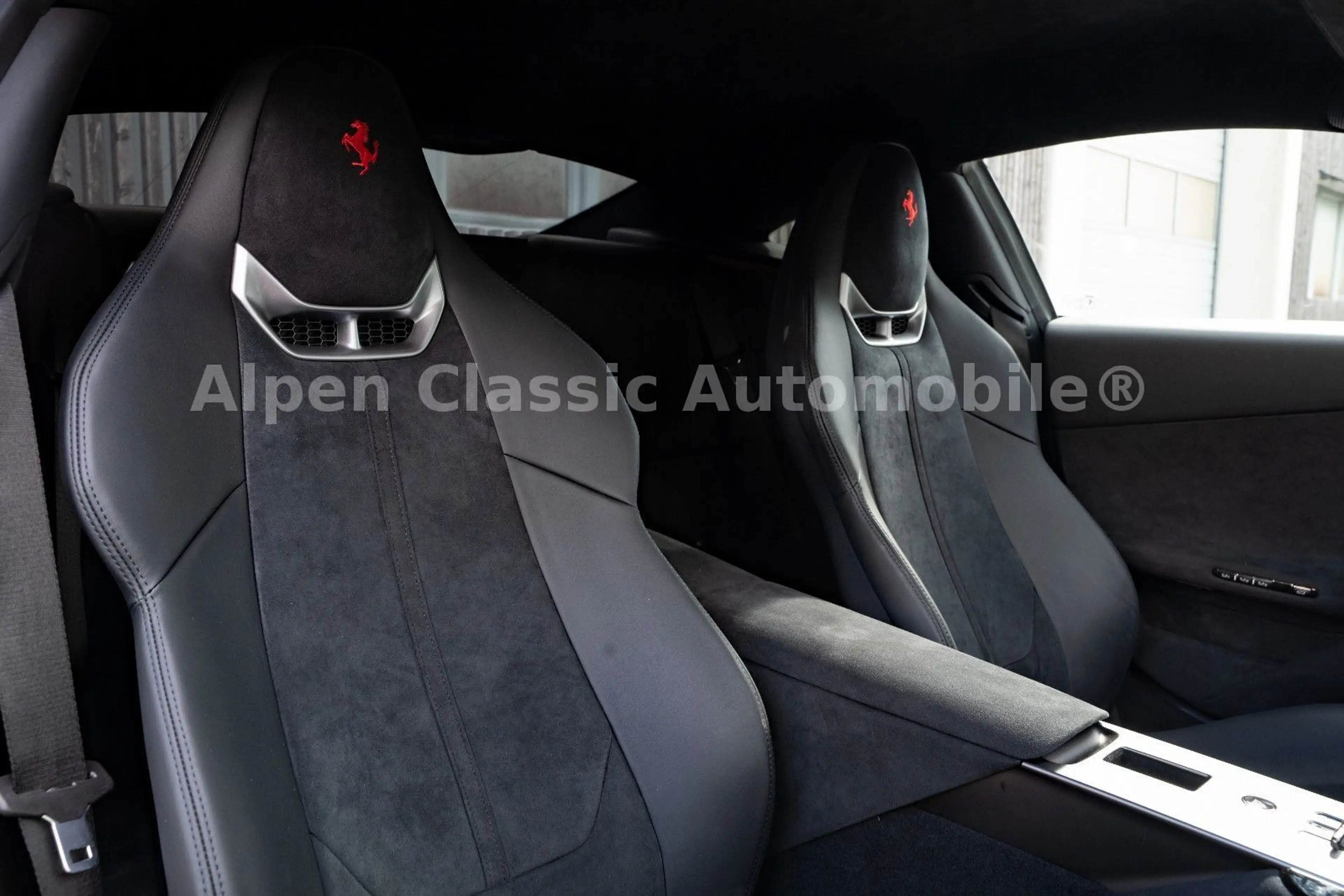 Ferrari Amalfi Carbon, Passenger Display, 360 Grad — photo 14