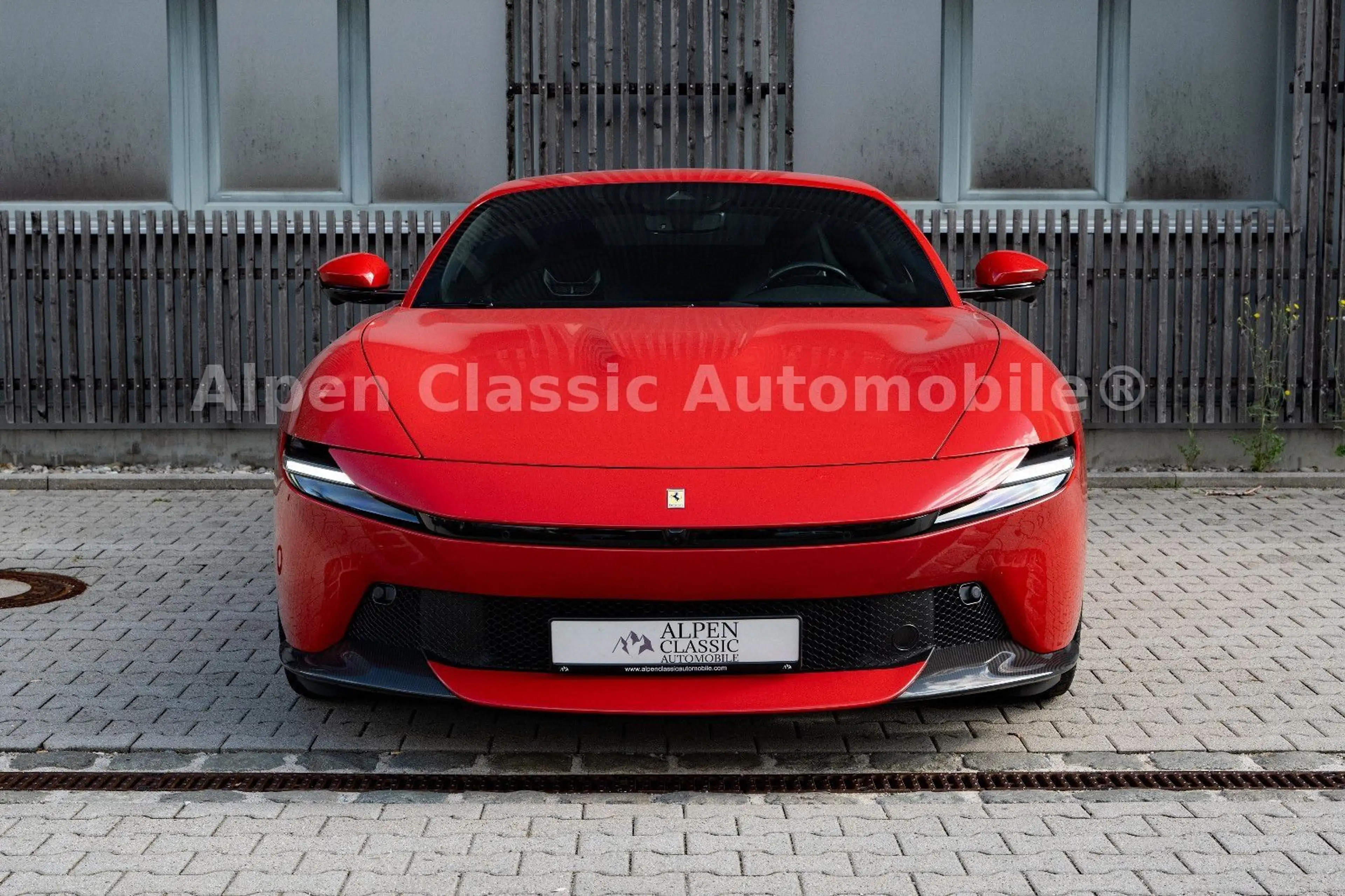 Ferrari Amalfi Carbon, Passenger Display, 360 Grad — photo 15