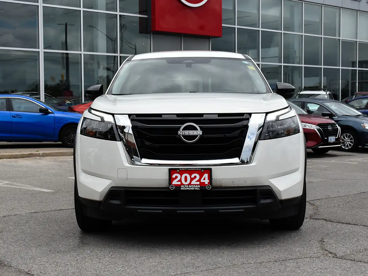 Nissan Pathfinder снимка Nissan Pathfinder