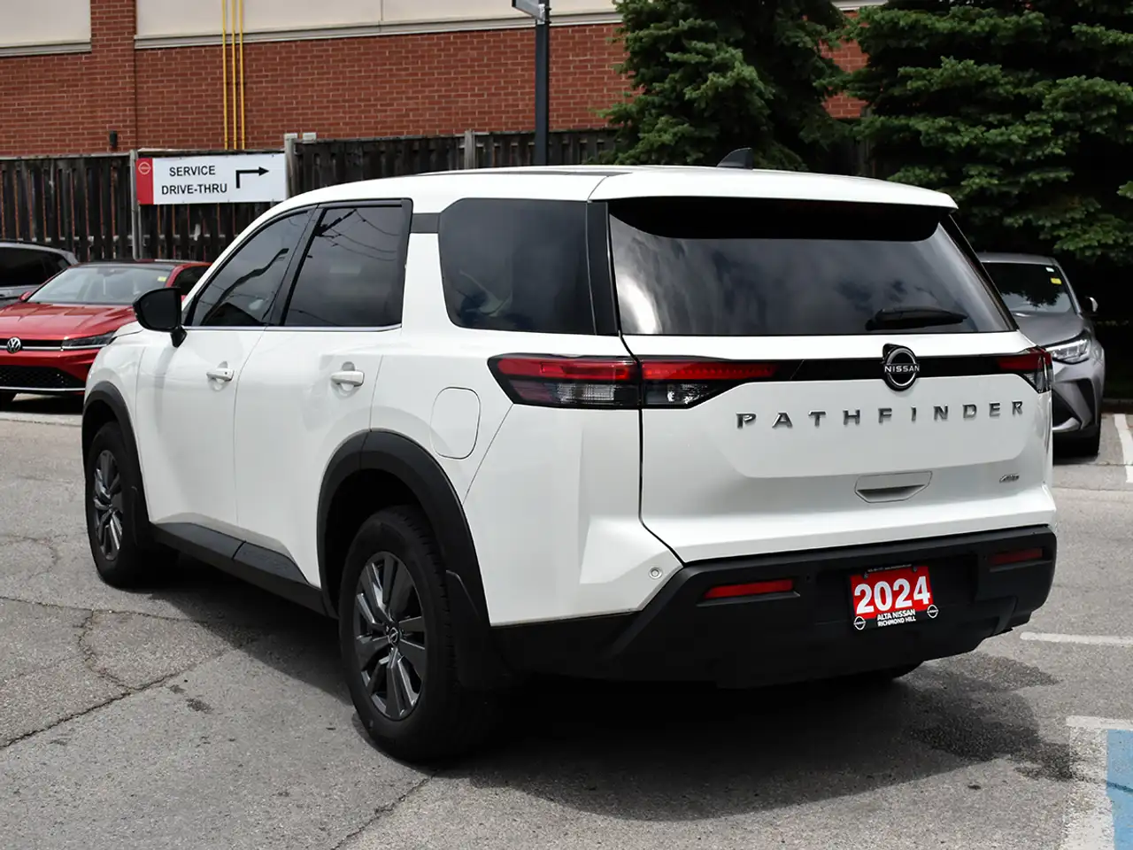 Nissan Pathfinder снимка Nissan Pathfinder