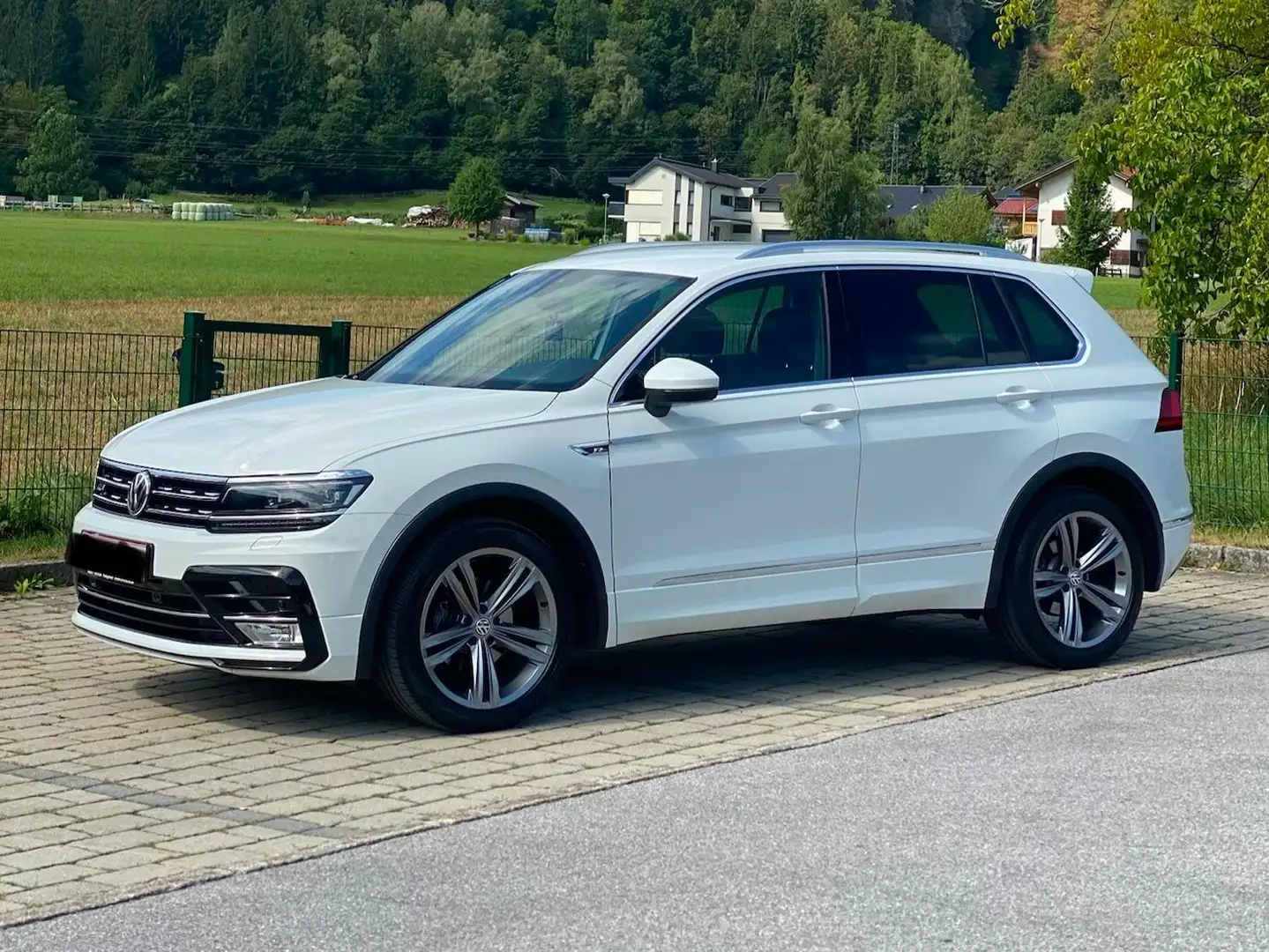 Volkswagen Tiguan Tiguan 2,0 TDI SCR 4Motion Sport Rline DSG Weiß - 2