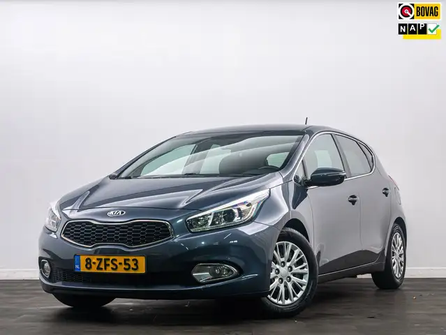 Kia Ceed / cee'd 1.6 GDI BusinessLine Camera/Clima/Cruise/Bluetooth