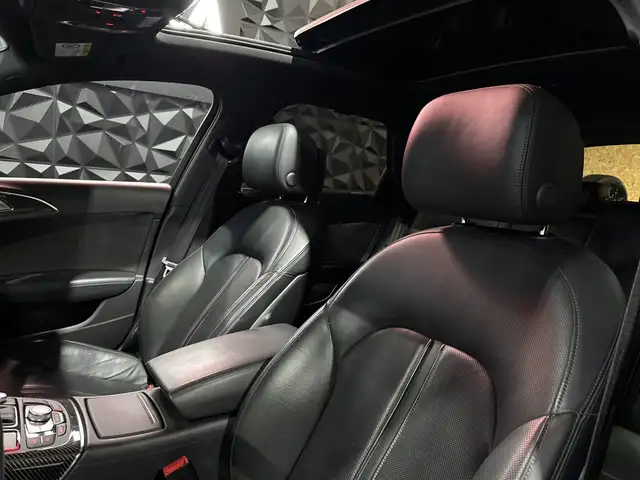 Audi RS6 view 13