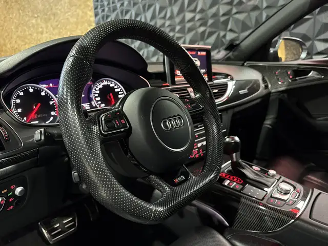 Audi RS6 view 8