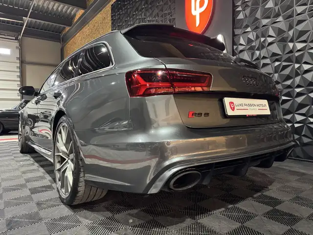 Audi RS6 view 3