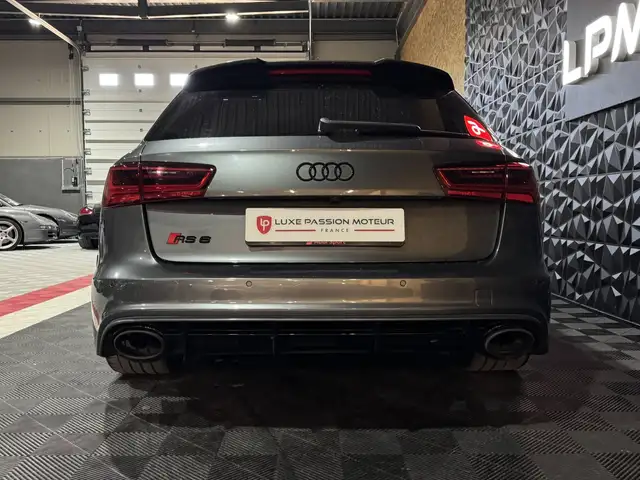 Audi RS6 view 4