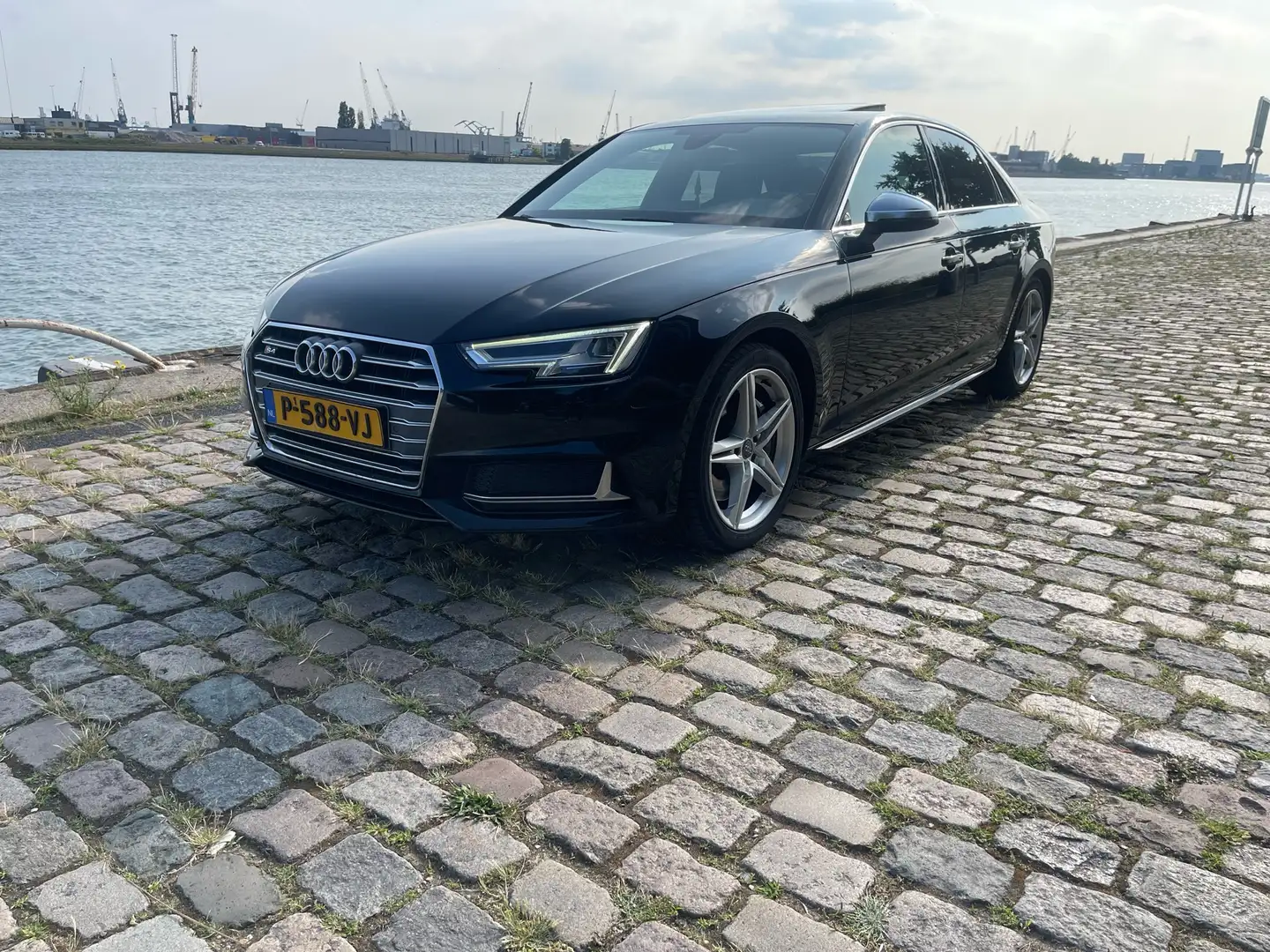 Audi S4 3.0 TFSI q. PL+ Zwart - 1