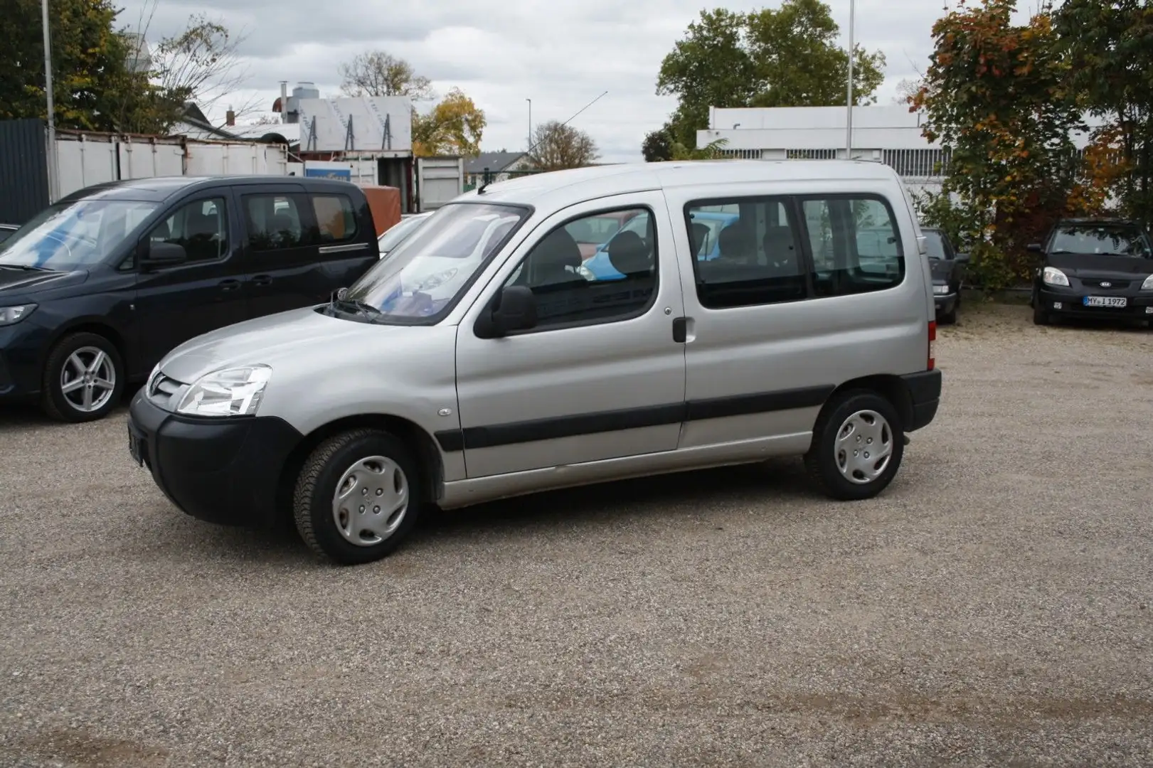 Peugeot Partner Filou 75*AHK*Navi*Allwetter*Klima*Kamera Silber - 1