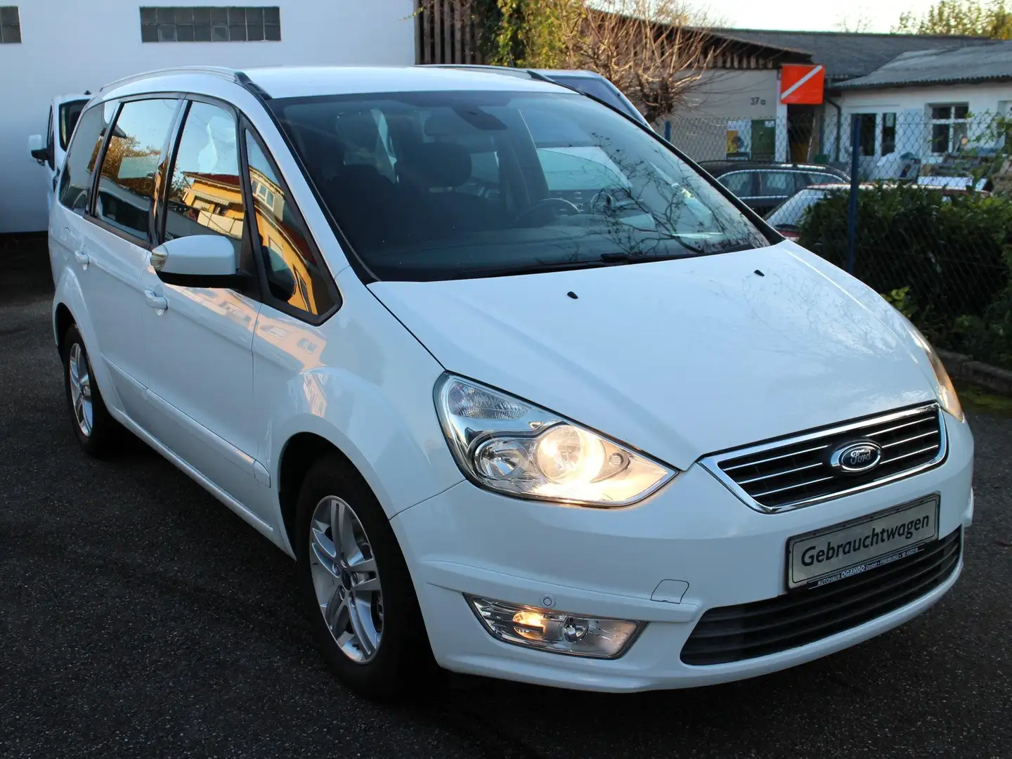 Ford Galaxy 1,6 EcoBoost/7Sitz /Navi/SHZ/PDC/Alu SoWi Weiß - 1