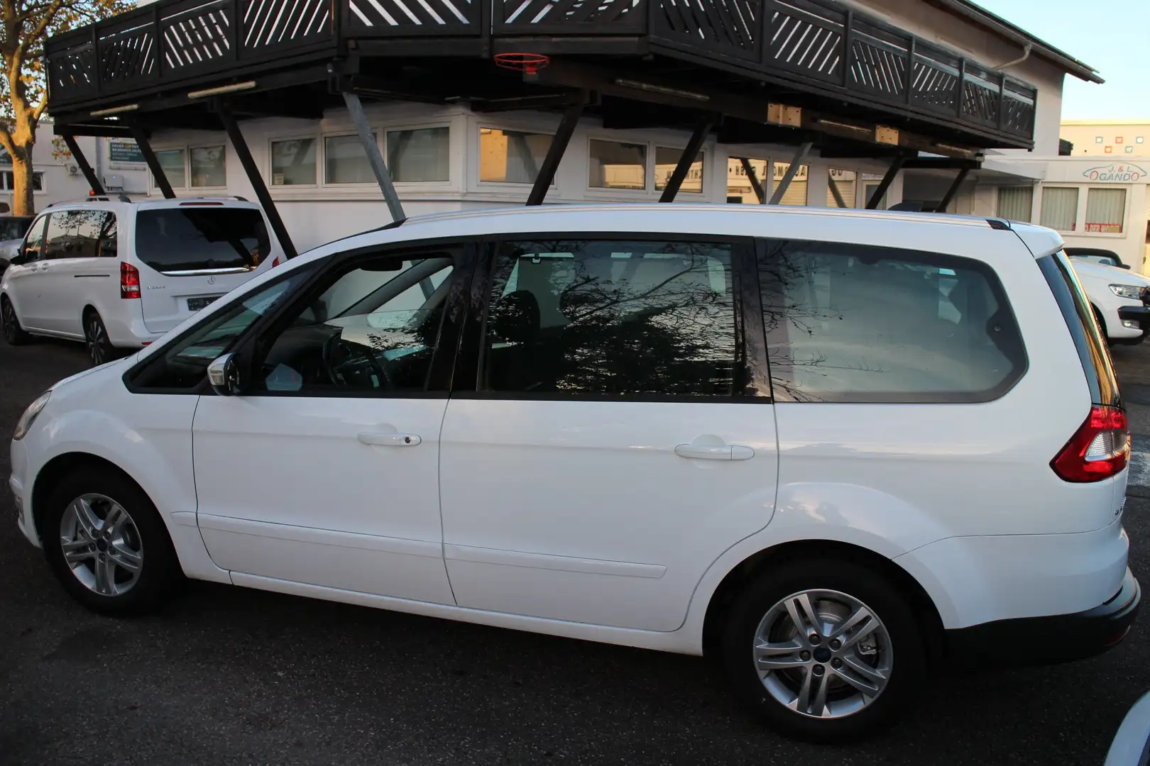 Ford Galaxy 1,6 EcoBoost/7Sitz /Navi/SHZ/PDC/Alu SoWi Weiß - 2