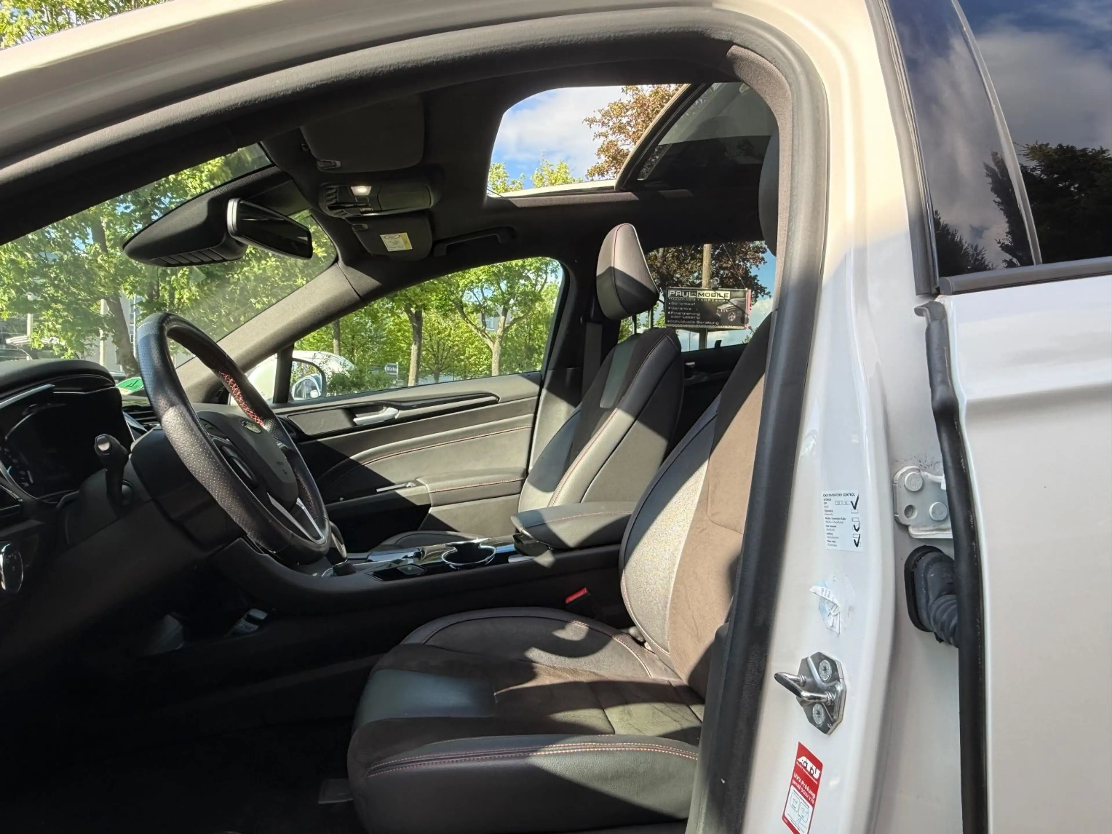Ford Mondeo Turnier Hybrid ST-Line Panorama AHK — photo 12