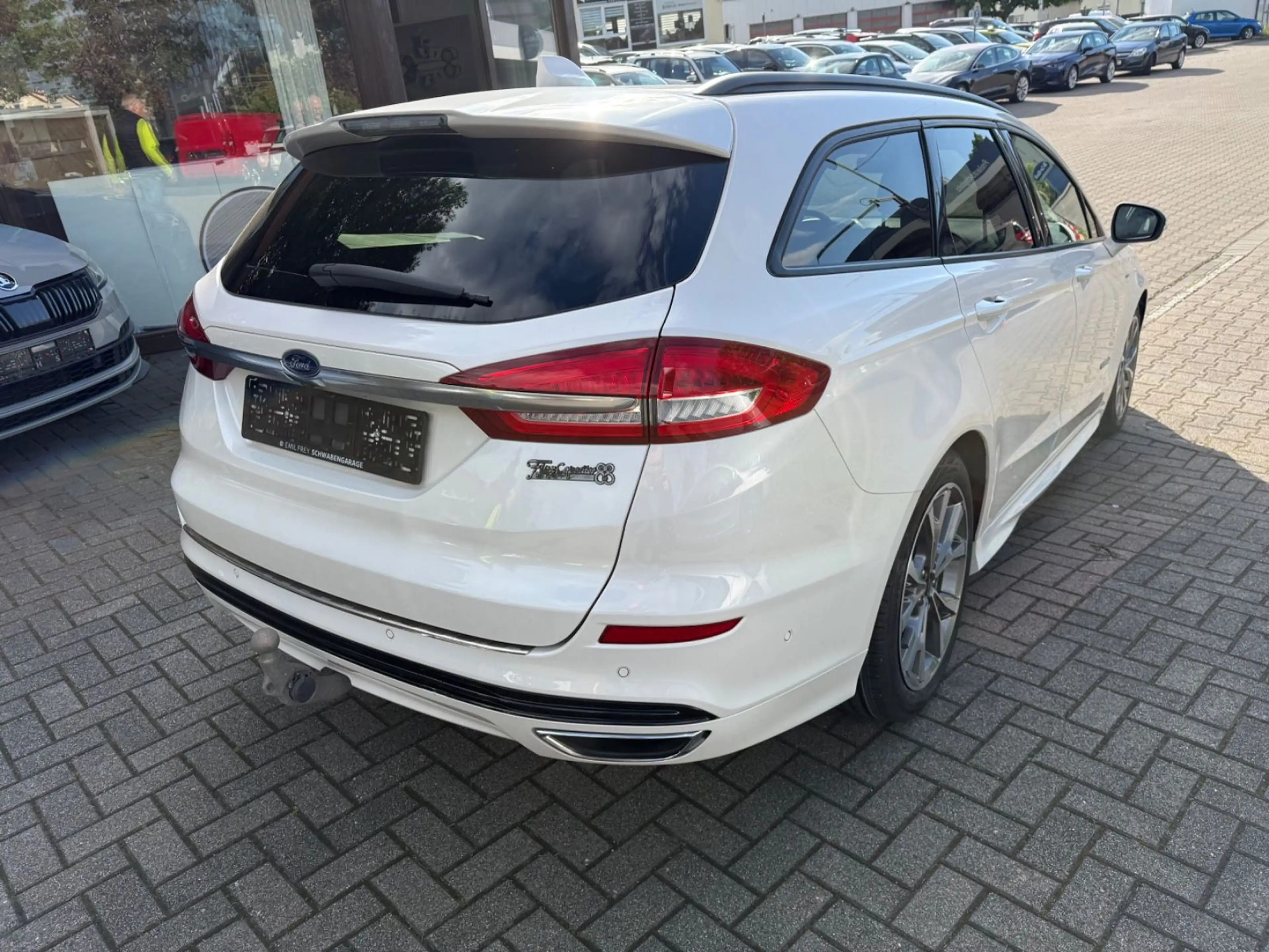 Ford Mondeo Turnier Hybrid ST-Line Panorama AHK — photo 9