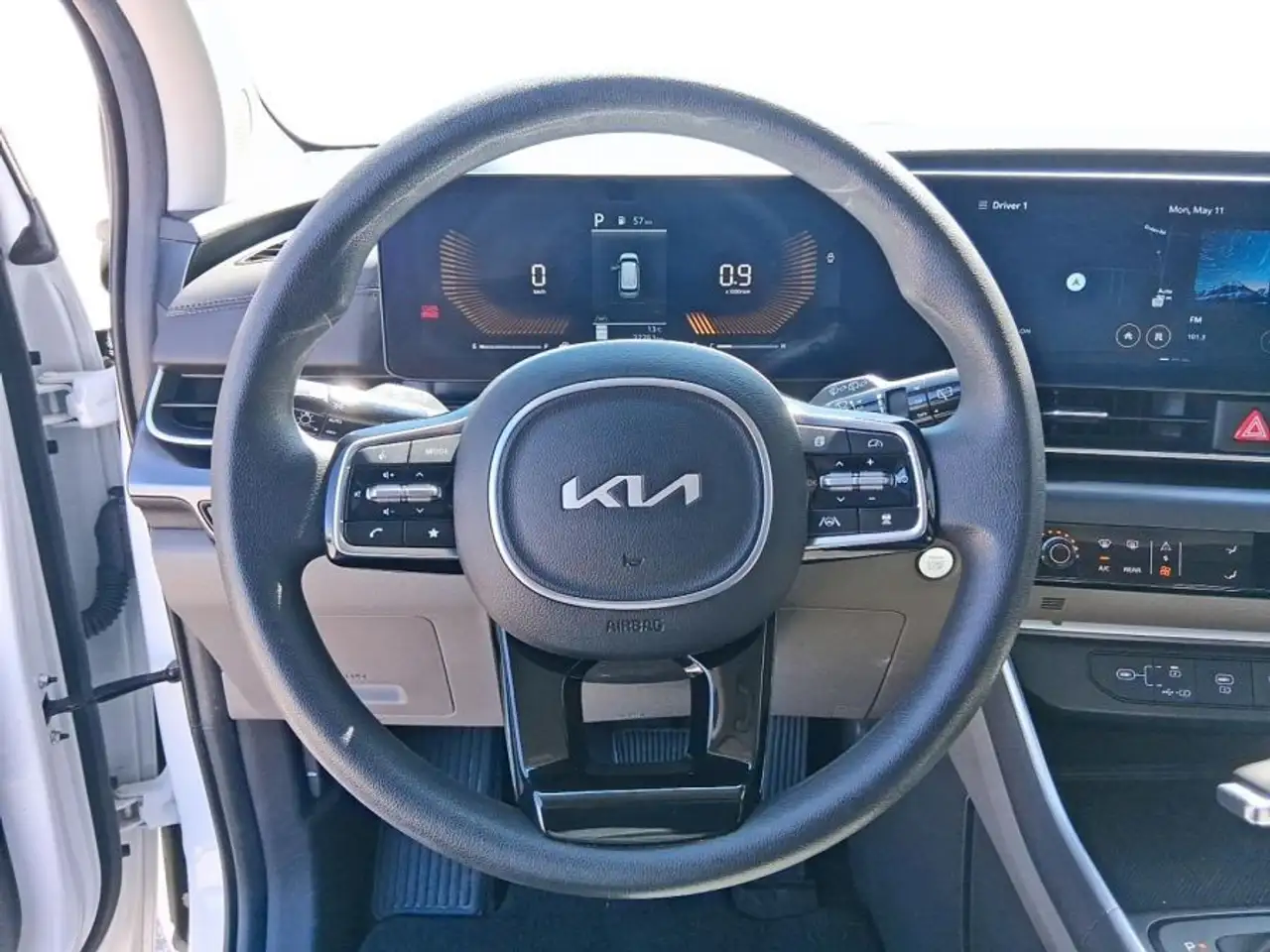 Kia Carnival снимка Kia Carnival